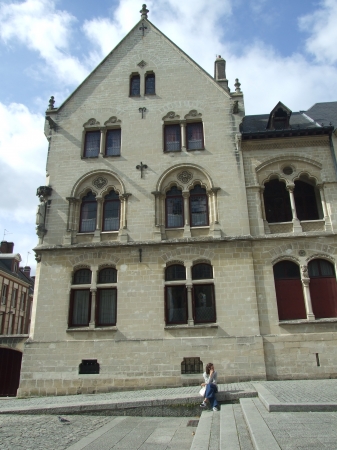 Zdjęcie z Francji - przed katedrą