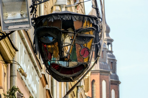 Zdjęcie z Polski - fajny szyld urokliwej knajpki "Maska"