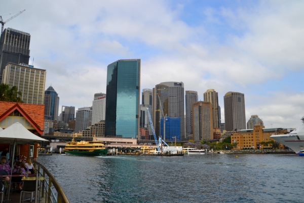 Zdjęcie z Australii - Sydneyskie City, z prawej dziob naszego statku