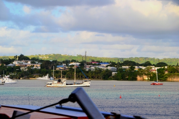 Zdjęcie z Vanuatu - Odplywamy z Vila - widok z balkonu naszej kabiny
