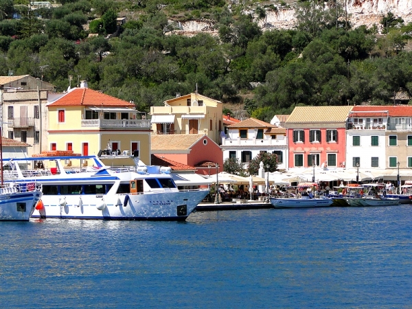 Zdjęcie z Grecji - Widok ze statku na port Gaios.