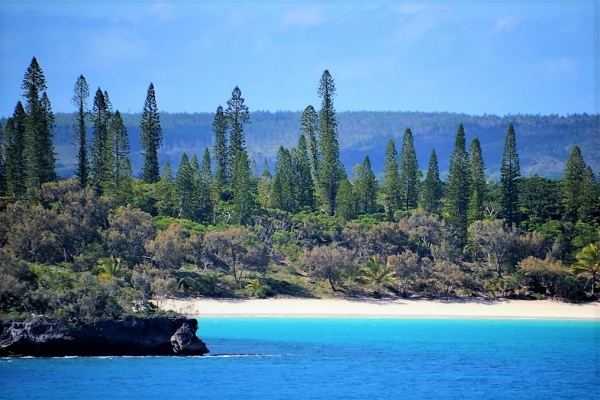 Zdjęcie z Nowej Kaledonii - Doplywamy do brzegow wyspy Île des Pins
