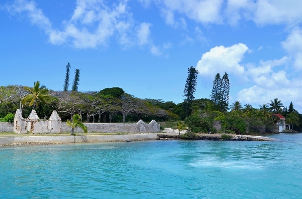 Zdjęcie z Nowej Kaledonii - Ruiny starych francuskich fortyfikacji