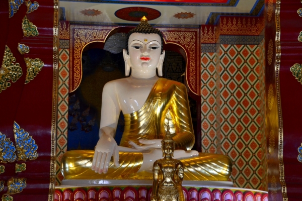 Zdjęcie z Tajlandii - Budda wykonany z bialego jedeitu