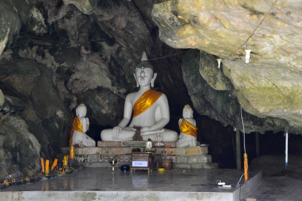 Zdjęcie z Tajlandii - Posagi w jaskini
