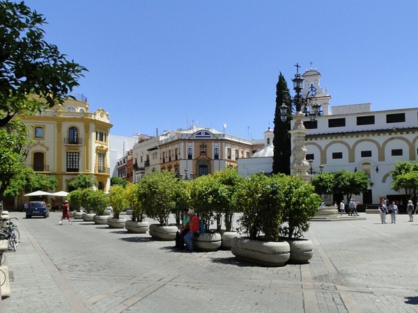 Zdjęcie z Hiszpanii - Plac przy katedrze.