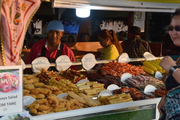 Zdjęcie z Tajlandii - Pelno straganow z pachnacym jedzeniem