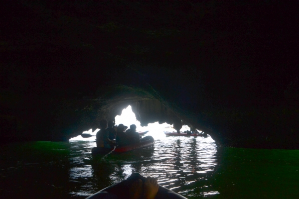 Zdjęcie z Tajlandii - Przez ciasna jaskinie wyplywamy na otwarte morze