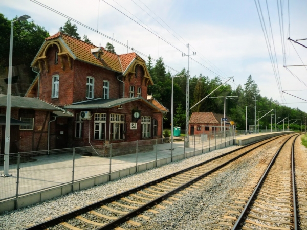 Zdjęcie z Polski - urokliwa stacja kolejowa w Starych Jabłonkach