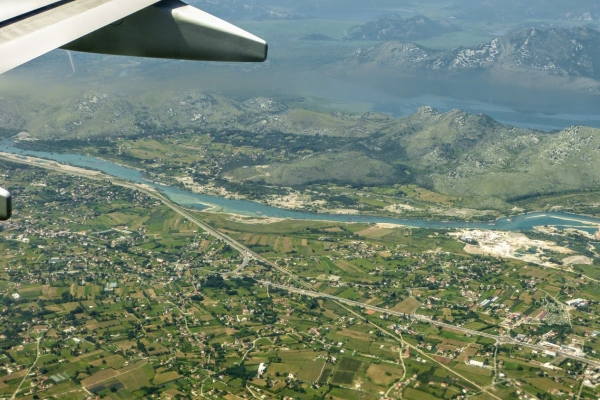 Zdjęcie z Czarnogóry - po króciuteńkim locie (ok 1 godzinka 25 minut) lądowanko w Podgoricy