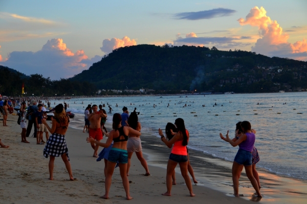 Zdjęcie z Tajlandii - Tance na plazy :)