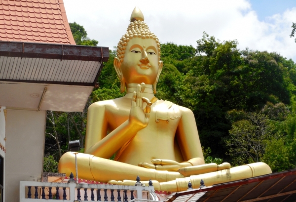 Zdjęcie z Tajlandii - Budda przed swiatynia