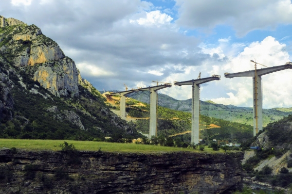 Zdjęcie z Czarnogóry - jak skończą, czas potrzebny do pokonania tej drogi