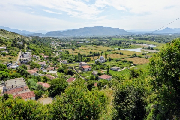 Zdjęcie z Albanii - widoczki z połowy drogi na wzgórze