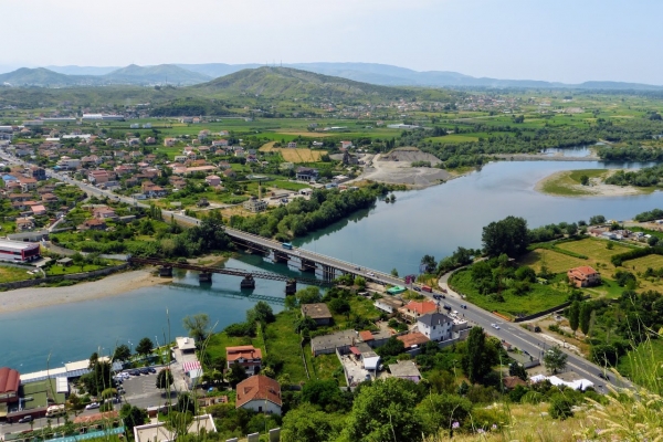 Zdjęcie z Albanii - widok na most, którym za chwilkę będziemy przejeżdżać