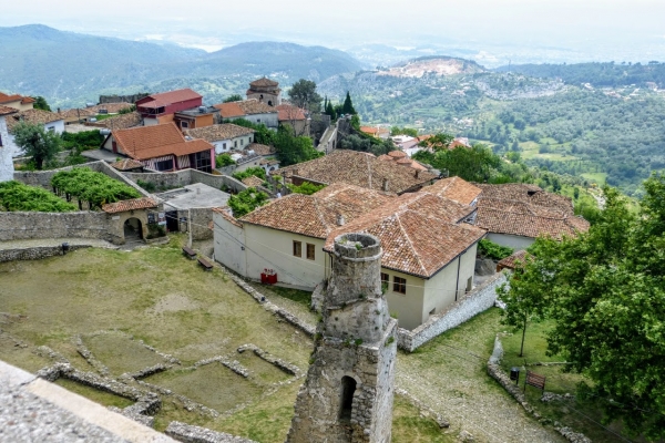 Zdjęcie z Albanii - urocze widokówki wśród ruin Krui