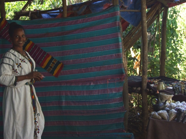 Zdjęcie z Etiopii - ta pani sprzedaje kadzidła