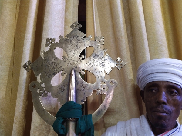 Zdjęcie z Etiopii - krzyż Lalibeli