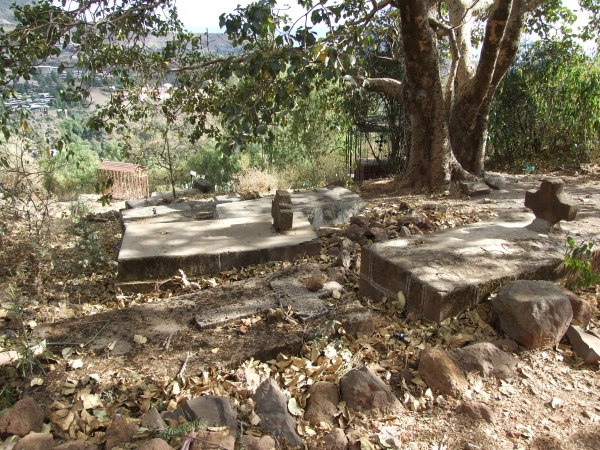 Zdjęcie z Etiopii - i przez cmentarz