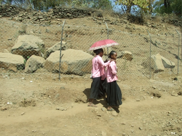 Zdjęcie z Etiopii - mundurki szkolne