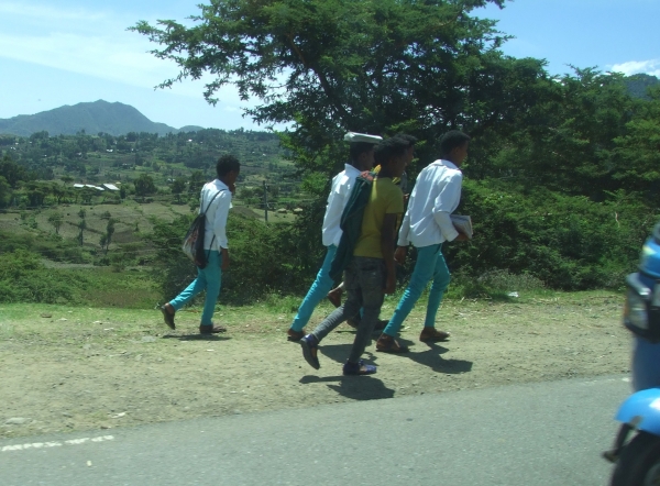 Zdjęcie z Etiopii - powrót ze szkoły