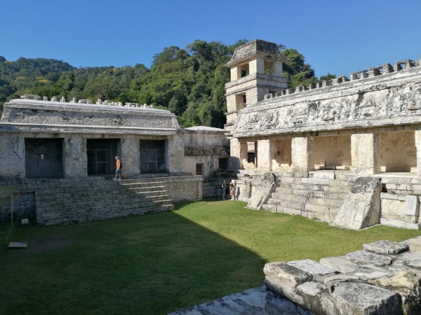 Zdjęcie z Meksyku - na pałacowym dziedzińcu