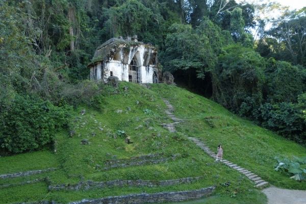 Zdjęcie z Meksyku - Tutaj na niewielkim wznisieniu - Templo de la Cruz Foliada
