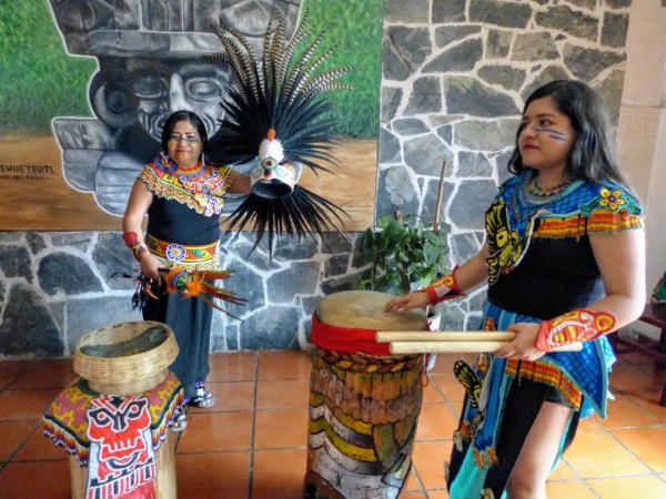 Zdjęcie z Meksyku - od progu witają nas w rytmie azteckich bębnów 🎼