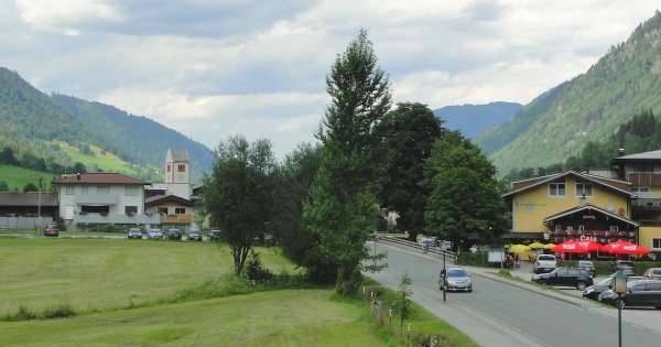 Zdjęcie z Austrii - Mamy też widok z tarasu w kierunku centrum Fusch.
