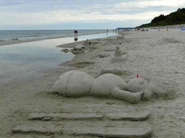 Zdjęcie z Polski - Pozostałości plażowej twórczości z dnia poprzedniego 😁 