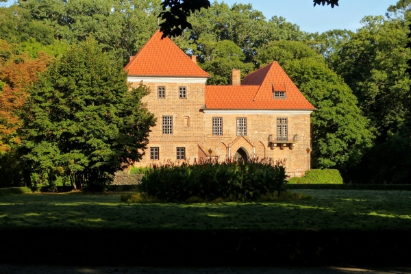 Zdjęcie z Polski - gotycki zamek w Oporowie