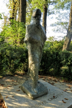 Zdjęcie z Polski - w pałacowym Parku znajdziemy aż dwa pomniki Fryderyka Chopina