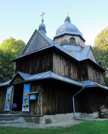 Zdjęcie z Polski - Światynia została wybudowana w 1906 roku; obecnie jest to kościół rzymsko-katolicki.