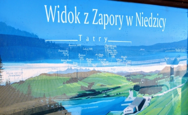 Zdjęcie z Polski - jeśli ktoś lubi wiedzieć na co patrzy - jest tu tablica, na której 