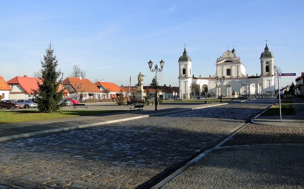 Zdjęcie z Polski - A tak wyglądał Rynek przed remontem kościoła. 