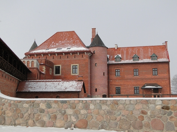 Zdjęcie z Polski - Na koniec jeszcze zimowy widok zamku z 2012 r. 