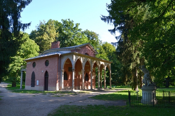 Zdjęcie z Polski - Dom Gotycki w Parku Czartoryskich