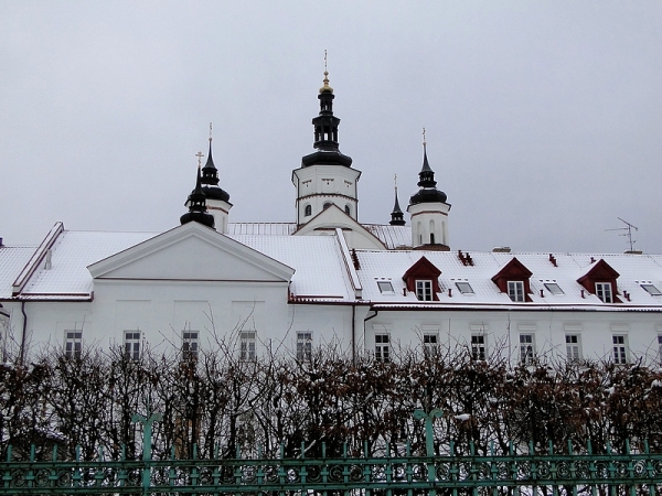 Zdjęcie z Polski - Widok monasteru od strony ul Klasztornej.