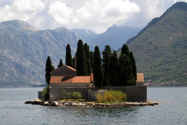 Zdjęcie z Czarnogóry - Wyspa Św. Jerzego na Zatoce Kotorskiej