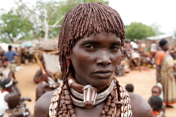 Zdjęcie z Etiopii - Kobieta z plemienia Hamar