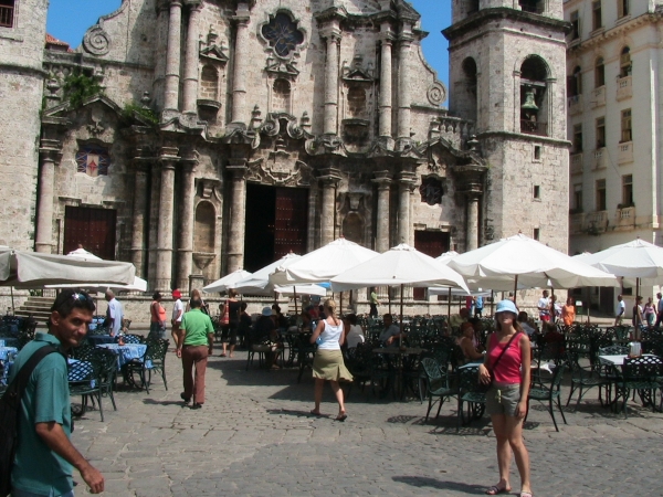 Zdjęcie z Kuby - V :) przed Katedrą w 