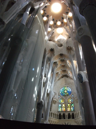 Zdjęcie z Hiszpanii - Sagrada Famila - środek