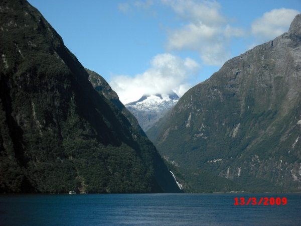 Zdjęcie z Nowej Zelandii - Kolejny zakret fiordu...