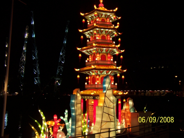 Zdjęcie z Singapuru - Chinski plywajacy lampion