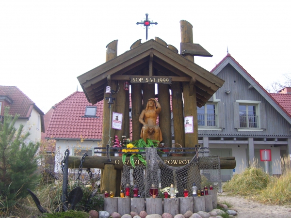 Zdjęcie z Polski - kapliczka przy plaży