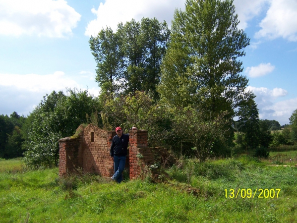 Zdjęcie z Polski - W ruinach stajni