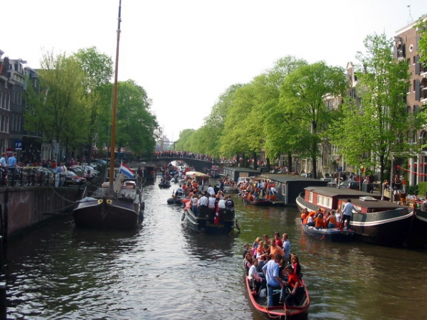 Zdjęcie z Holandii - Urodziny na kanałach.