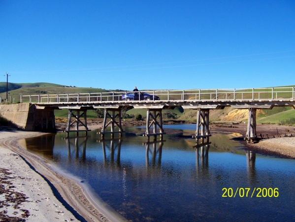 Zdjęcie z Australii - Drewniany most...