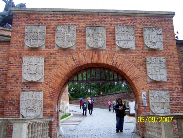 Zdjęcie z Polski - Jedna z bram Wawelu