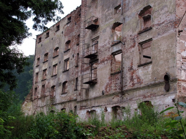 Zdjęcie z Polski - Walim - ruiny fabryki.